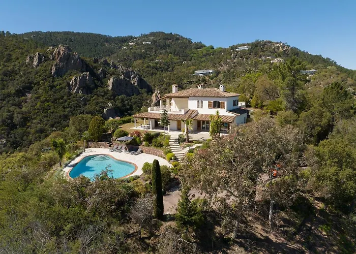 Villa L\'Esterel Avec Piscine Vue Mer 6 Pers