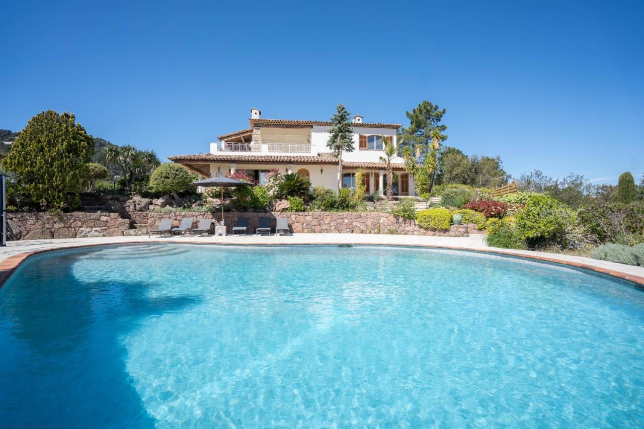 Ferienhaus L'esterel Avec Piscine Vue 6 Pers *