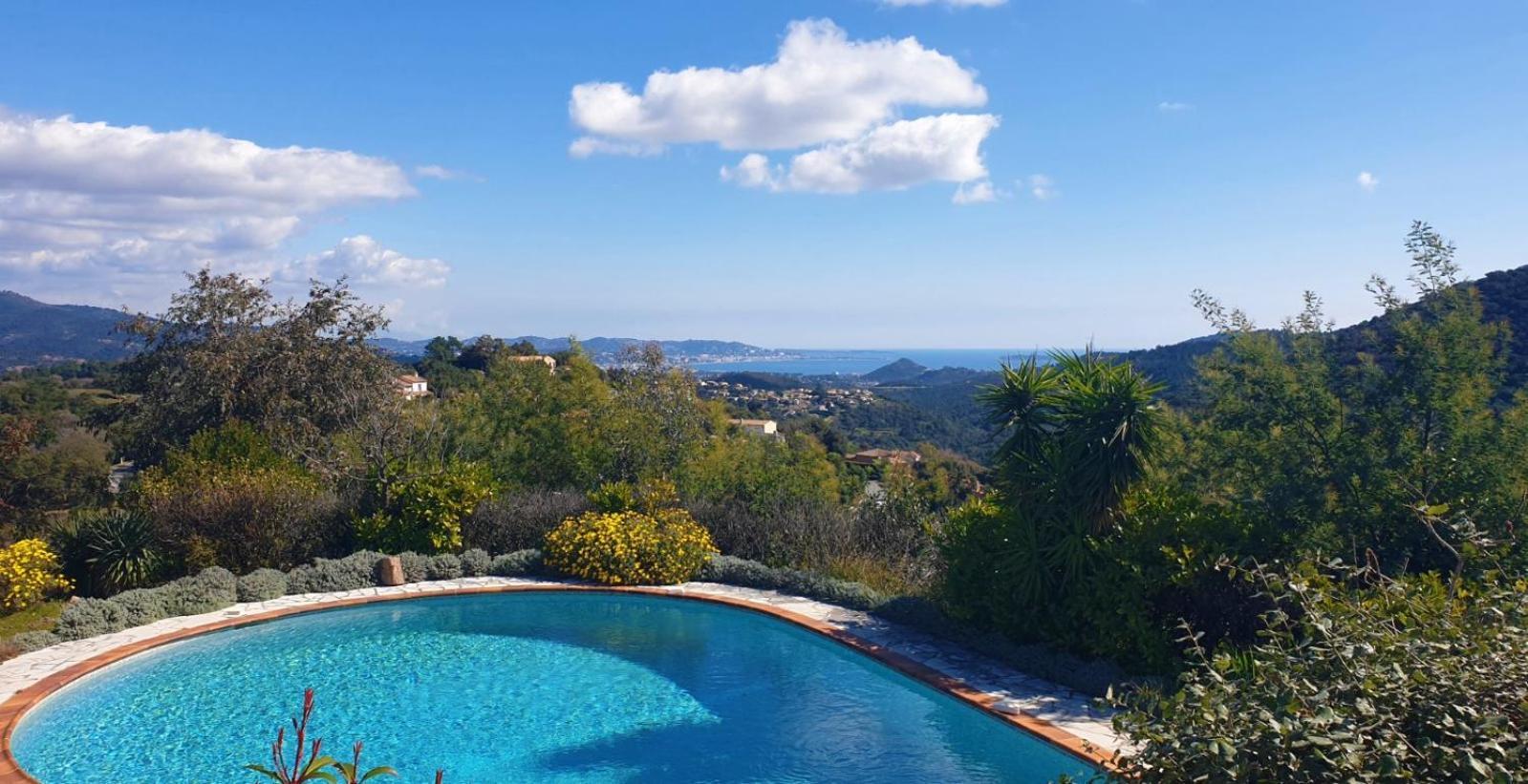 Hébergement de vacances L'esterel Avec Piscine Vue 6 Pers Fréjus