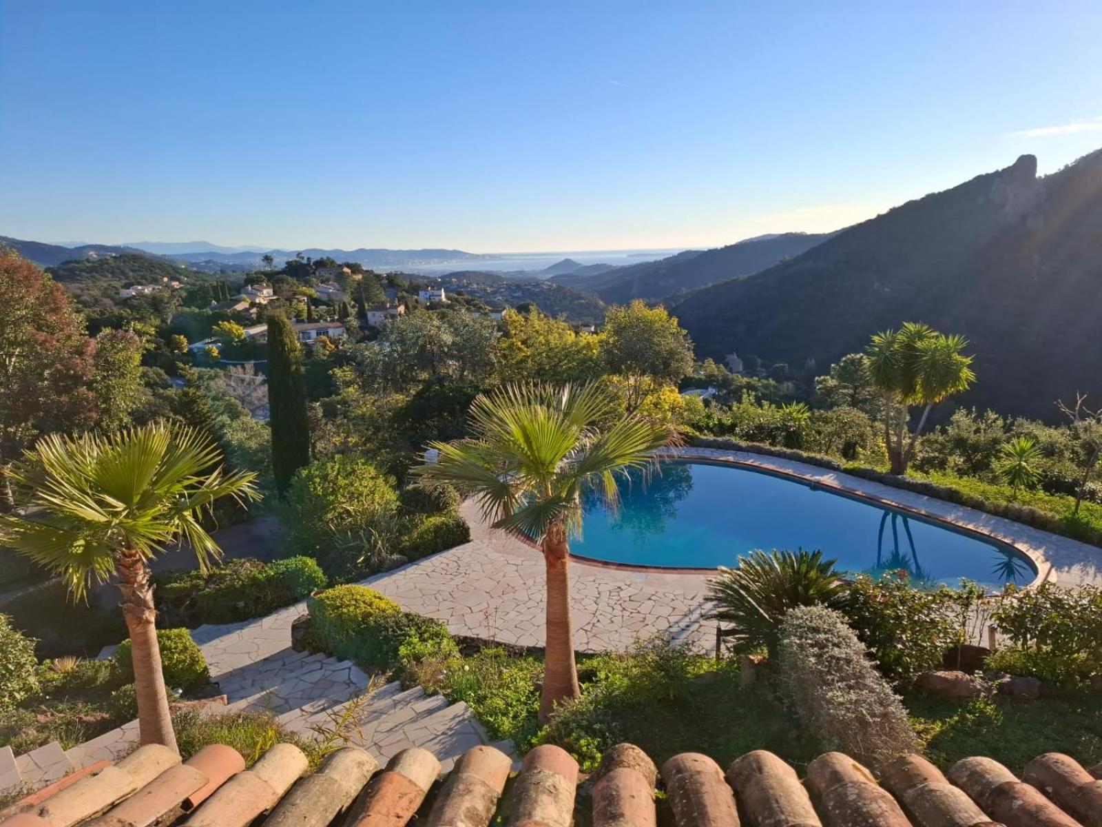 L'esterel Avec Piscine Vue 6 Pers *
